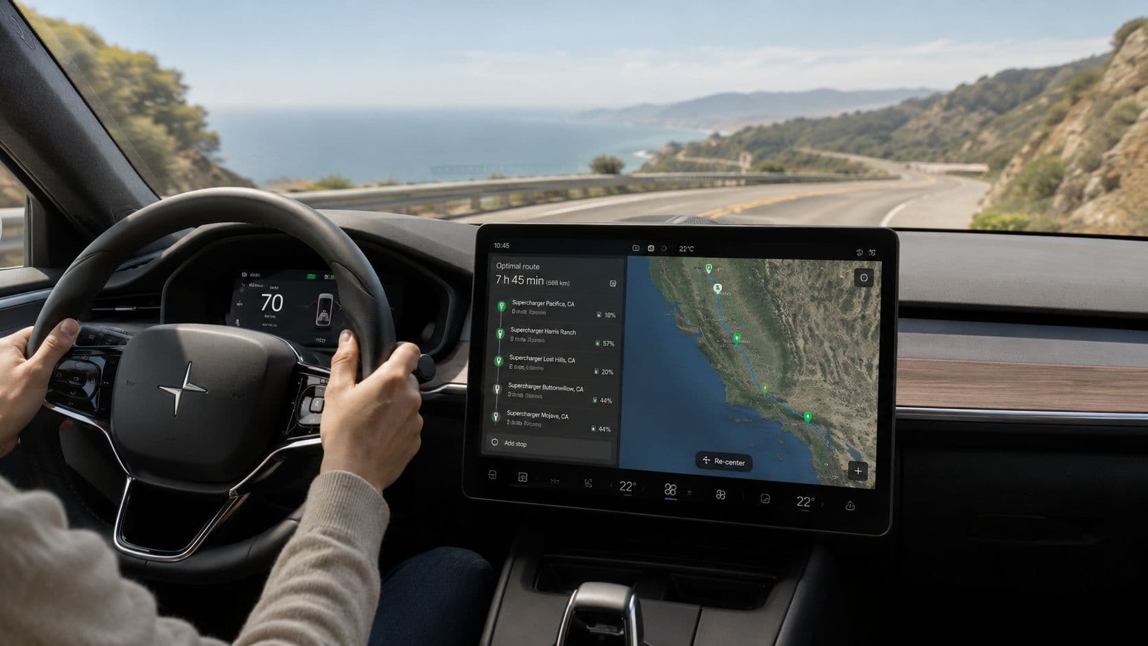 Una vista desde el interior de un coche mostrando el sistema de navegación GPS con cargadores eléctricos.